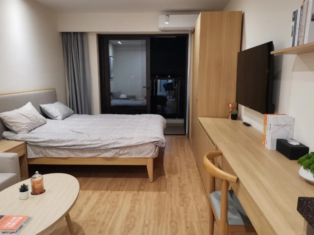 谁在美兰湖站挂上了口罩