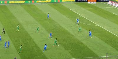 到处都是世界波！国奥主力中锋复制亚运会远射神迹！