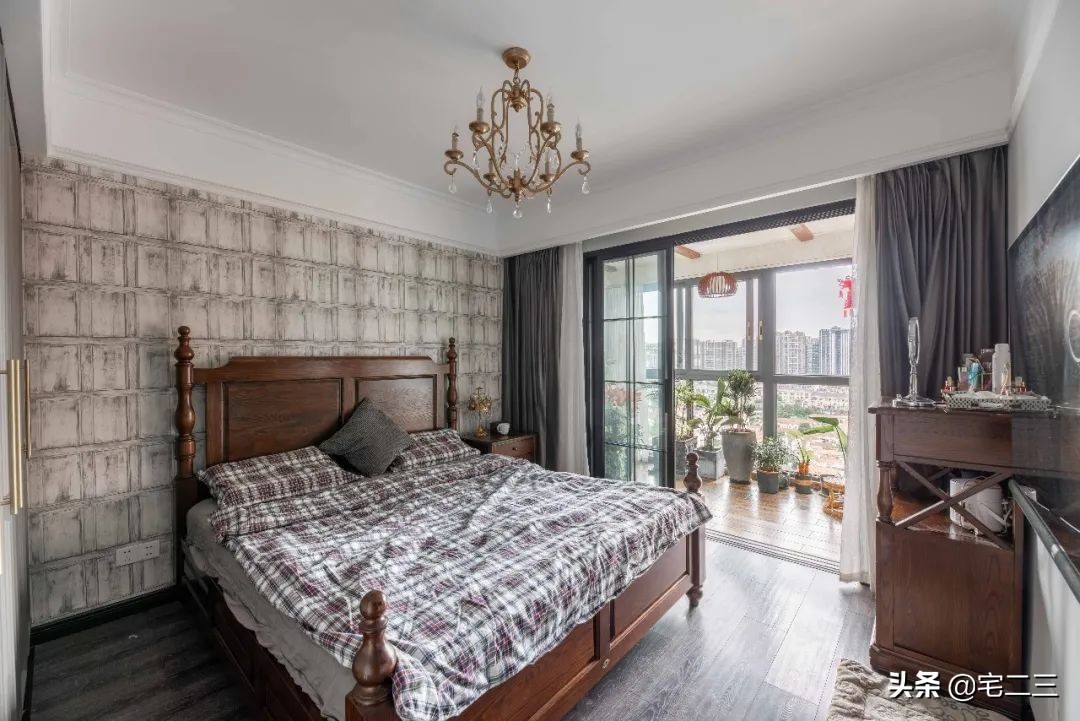 嗜好旧物的90后,用柔软的心构建家中岁月感