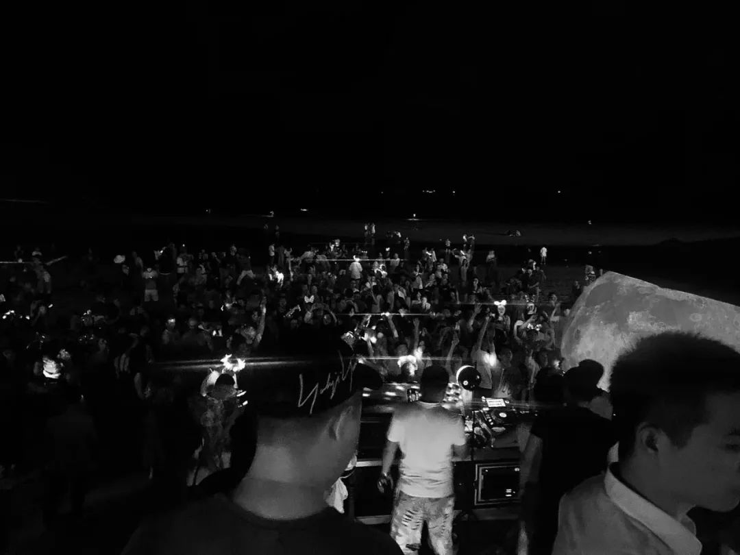 一块板,一群人,一片海,欢迎来到浪人世界