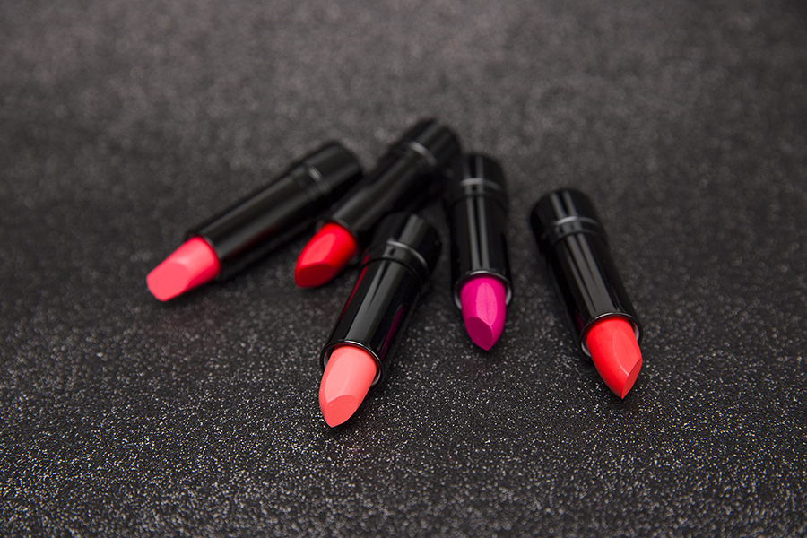 一个精致的女人,出门包包里一般会带这5样东西,少一样都不精致