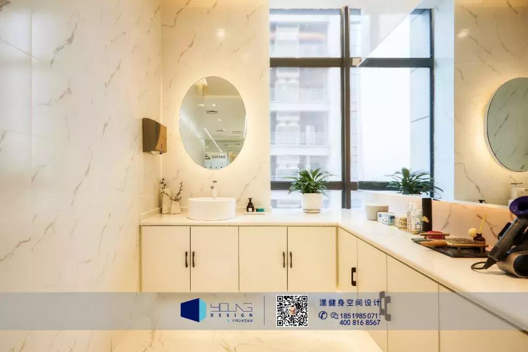 听说在CF成都大会上,漾设计上映了“获奖者联盟”?!