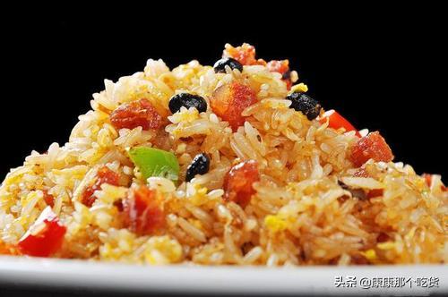 为什么炒饭炒面一放味精就粘锅,炒饭炒面不粘锅的技巧