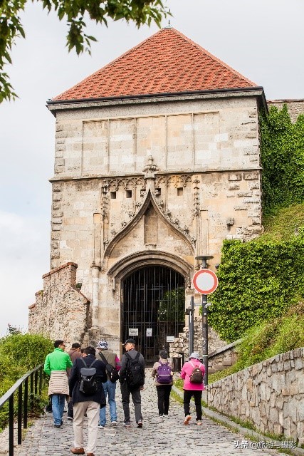 世界上拥有三个唯一的首都国家,全球唯一一个有两个首都的国家