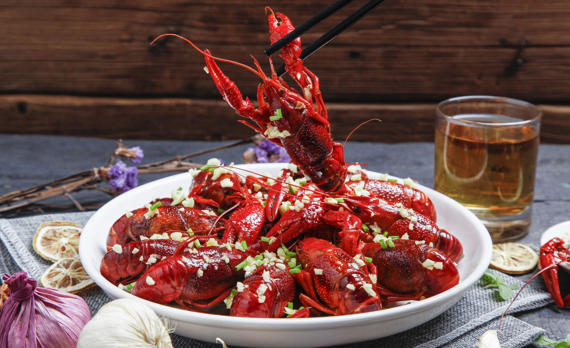 今天我们吃什么？小龙虾怎么样