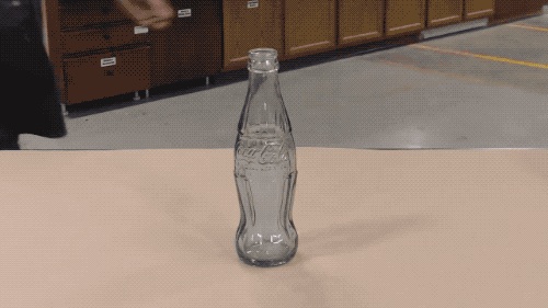 电影里用啤酒瓶“爆头”,是真的玻璃瓶吗?