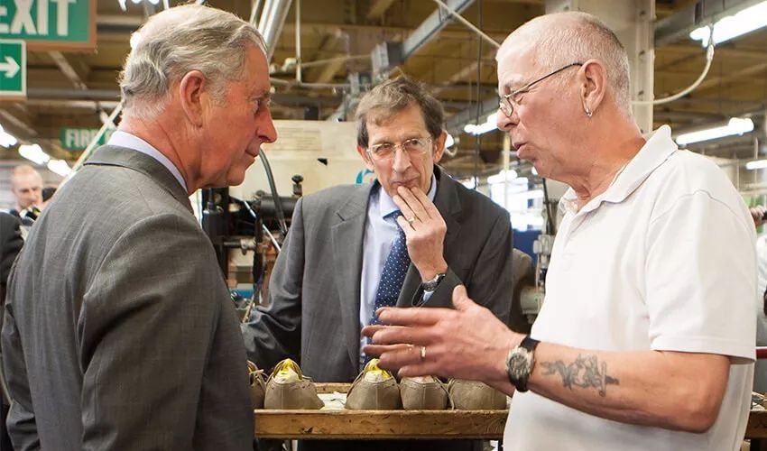 威廉、哈里、查尔斯王子同框太帅气！28个英伦绅士品牌拿走不谢