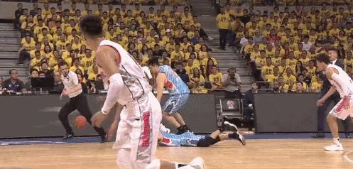 新疆的队长,新疆天山雪豹足球队长