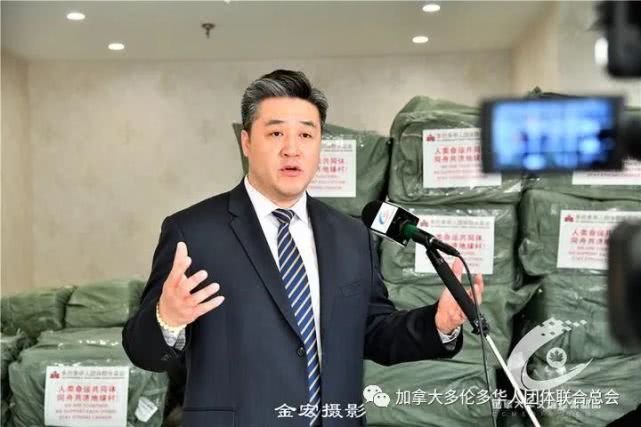 华*总联**会从中国采购支援加拿大抗疫第二批十万个口罩抵达多伦多