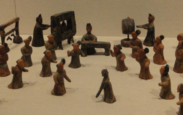 蒙古族的服饰特点和风俗习惯,蒙古族服饰的几大特点