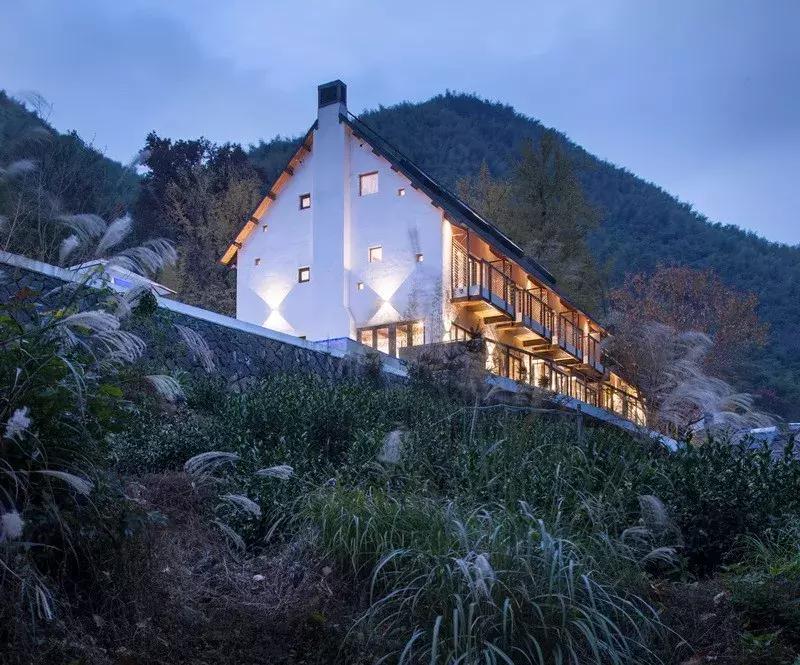 8分钟直抵江南唯一滑雪场,还有温泉,来这家高山云雪民宿充电打卡