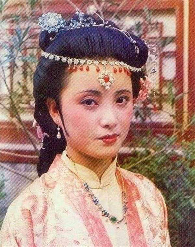 红楼梦贾珍和尤氏划拳,红楼梦尤氏的评价