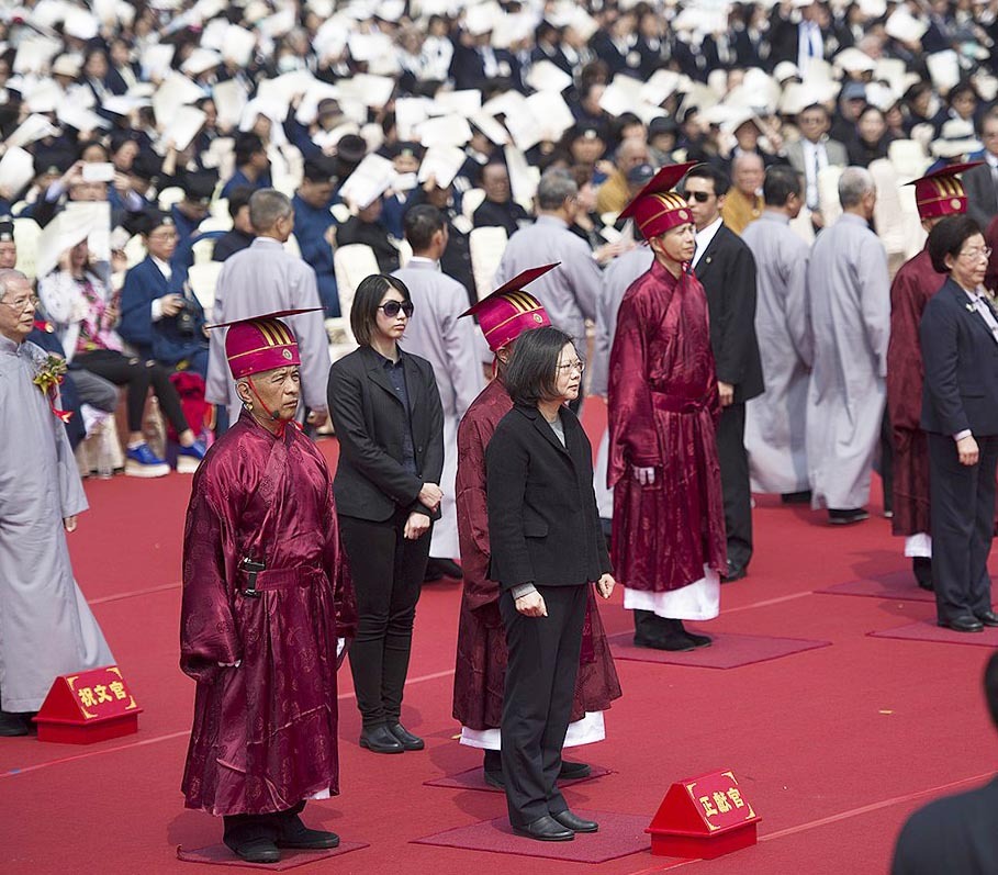 日本人给中国人洗头是怎么洗的,日本怎么给别人洗头