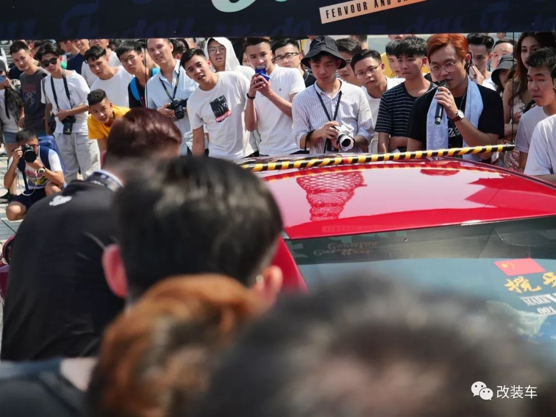 改装车聚会,改装车齐聚车展