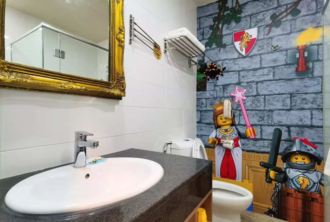 整个房间全拼上乐高是什么感受,现实中的乐高世界