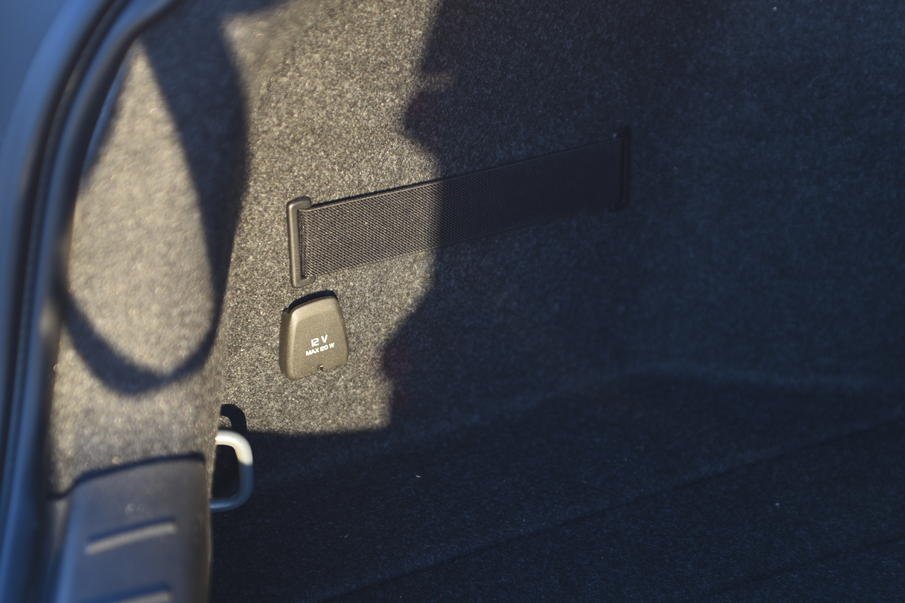 特斯拉新款model3与极星2,特斯拉新款model3和极星2