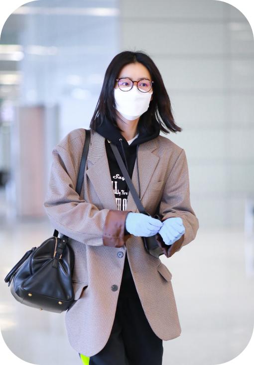 今年流行的新款卫衣怎么穿,复古西装里穿什么卫衣