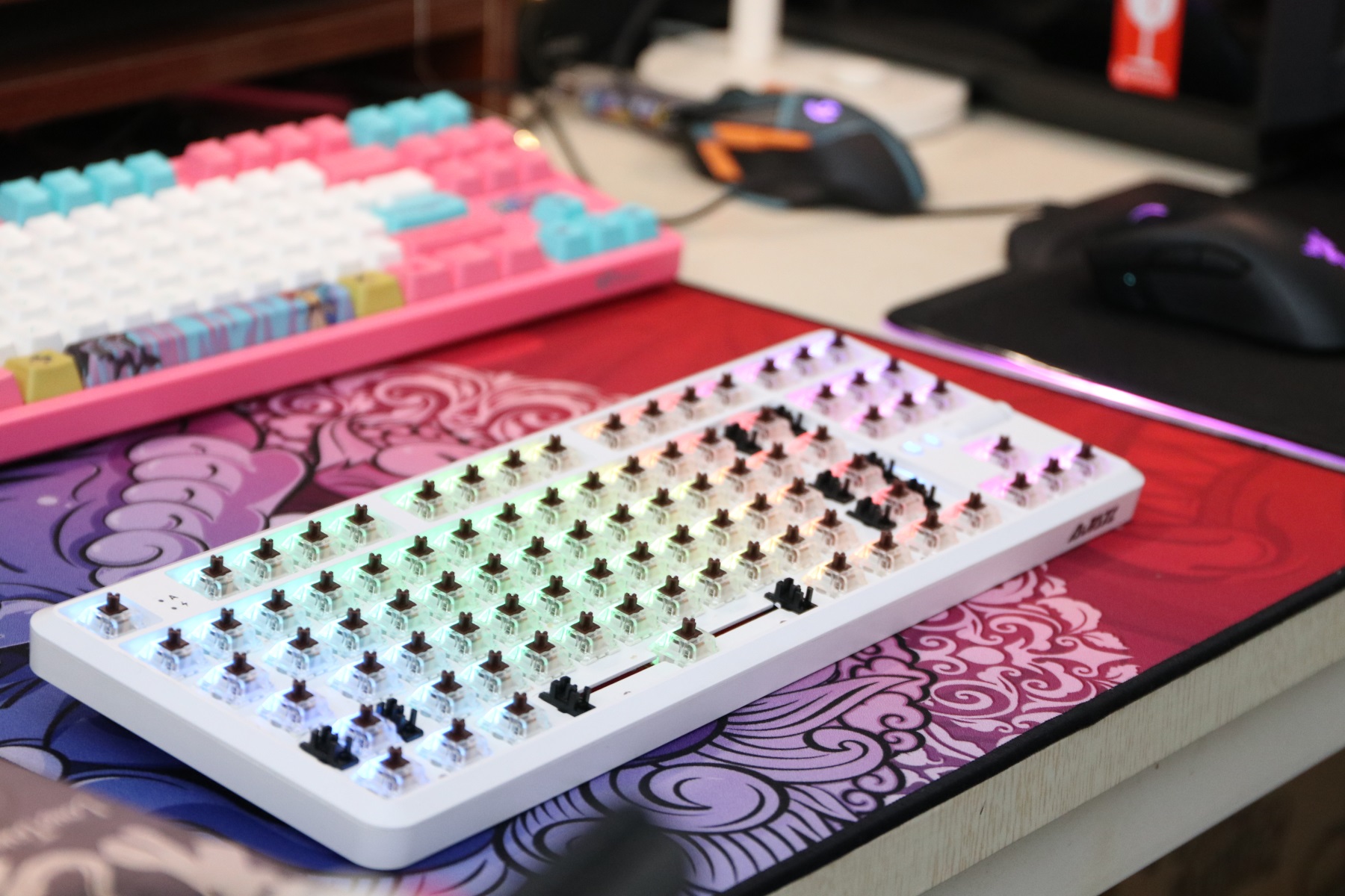 k870t键盘,黑爵k870t键盘怎么拆