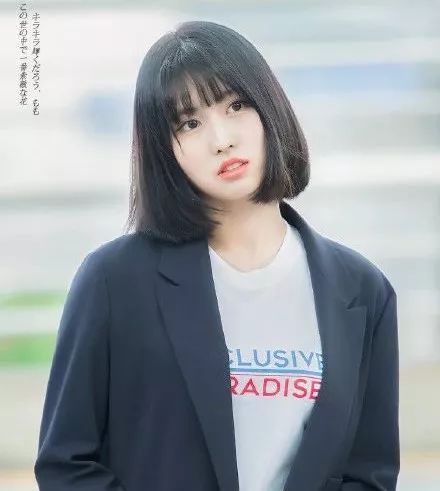 金希澈出道15年首次公开恋情，女友还被评为95后爱豆中最懂穿的人