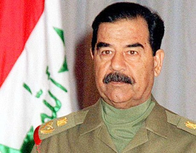 萨达姆公开处决时间,萨达姆在开战前3小时开会视频