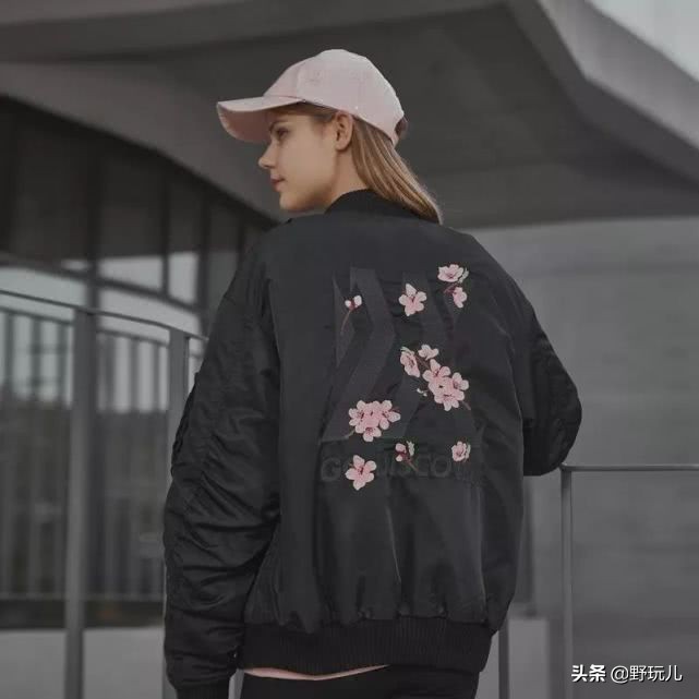 春夏新款速来围观,潮流穿搭2022春夏新品持续更新中