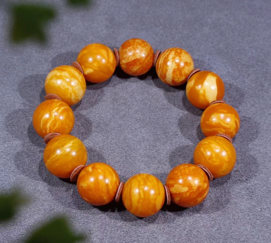 烤色蜜蜡和纯天然蜜蜡的区别,烤色蜜蜡和老蜜蜡的荧光区别