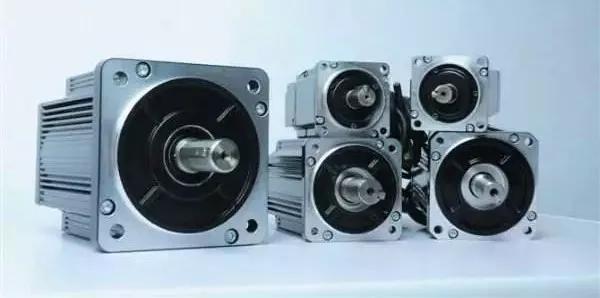 伺服电机绝对值与增量型如何选择,如何选择伺服电机的驱动器