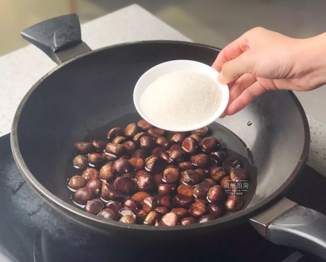 冬季，最爱这一粒滚圆的香甜，只要一口炒锅就能搞定
