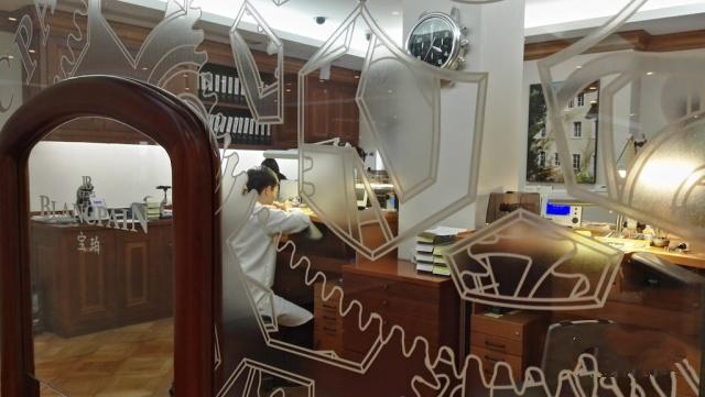 劳力士潜水表宝珀 (劳力士潜航者和宝珀五十噚哪个好)