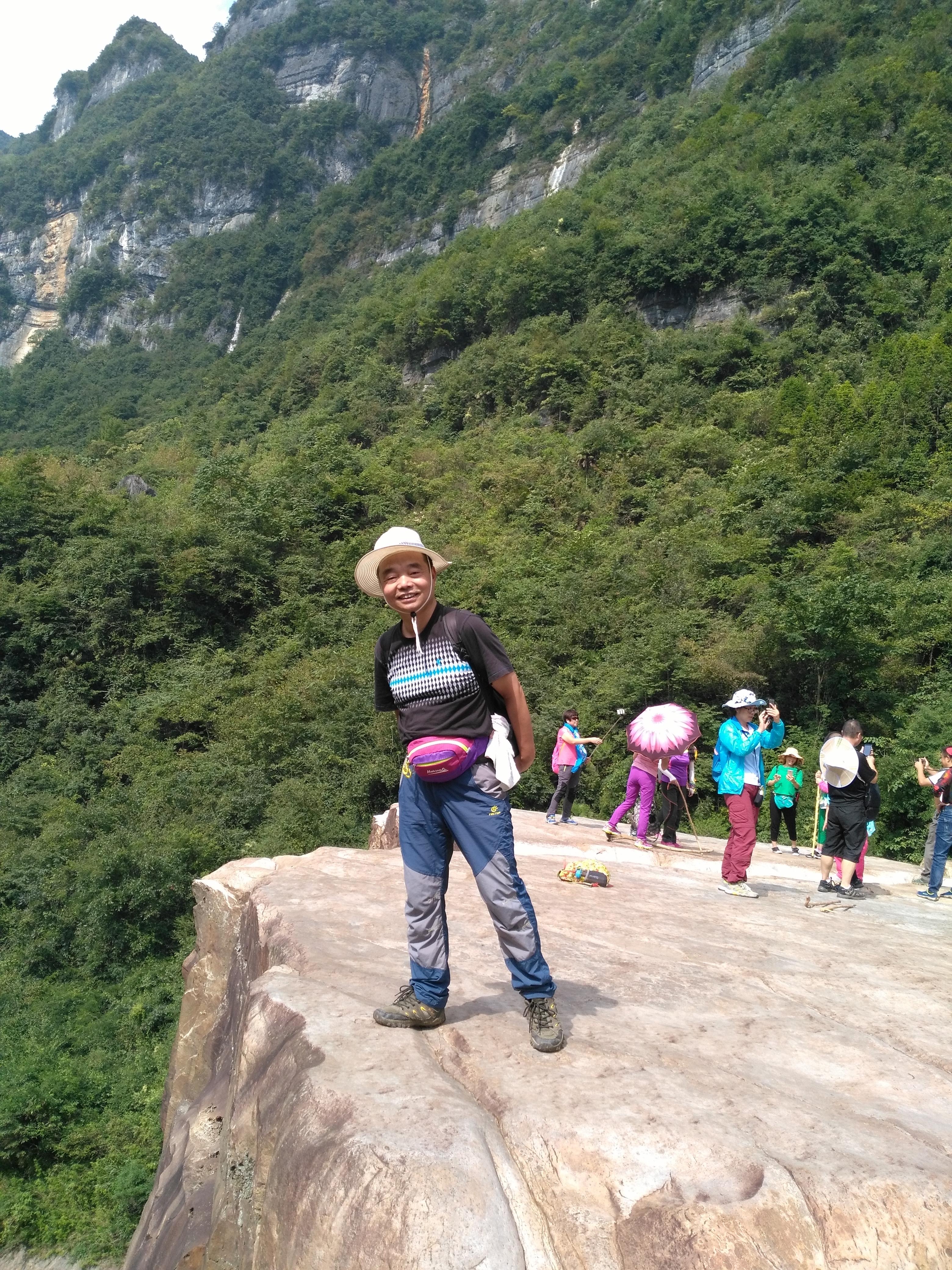 西漂湾瀑布群,建始西漂湾瀑布群