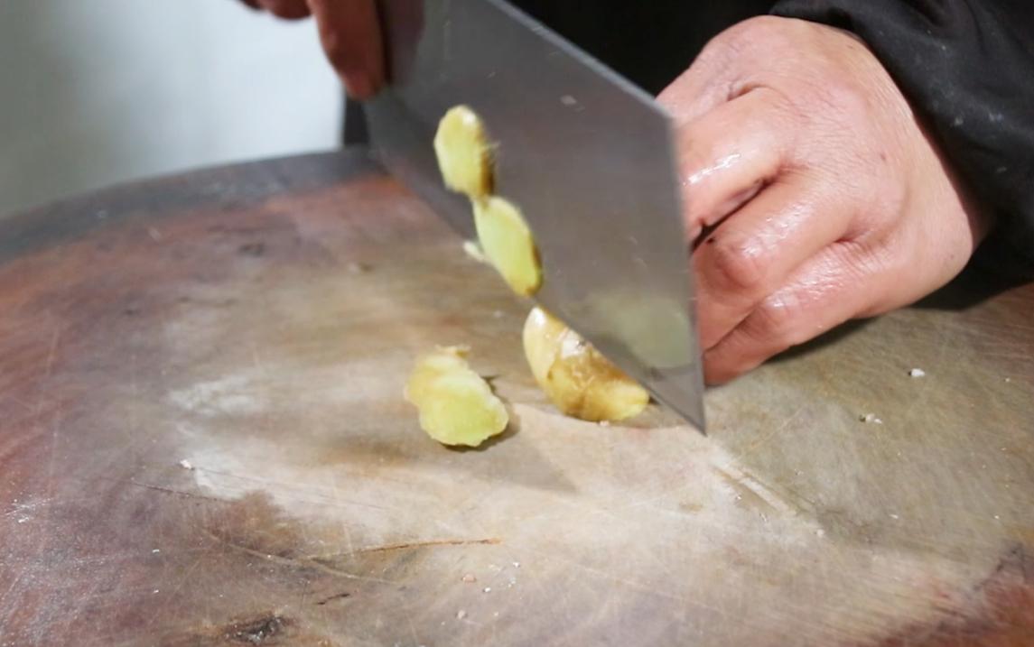 排骨炖墨鱼有什么营养,墨鱼炖什么好吃又营养小孩