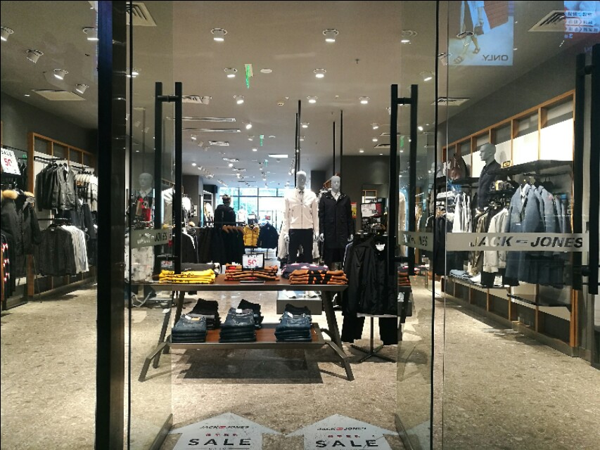 冷清清的商场现状,冷清依旧的商场