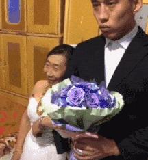 网上买的连衣裙到货了，店家连夜打电话跪求删除好评照片太尴尬了