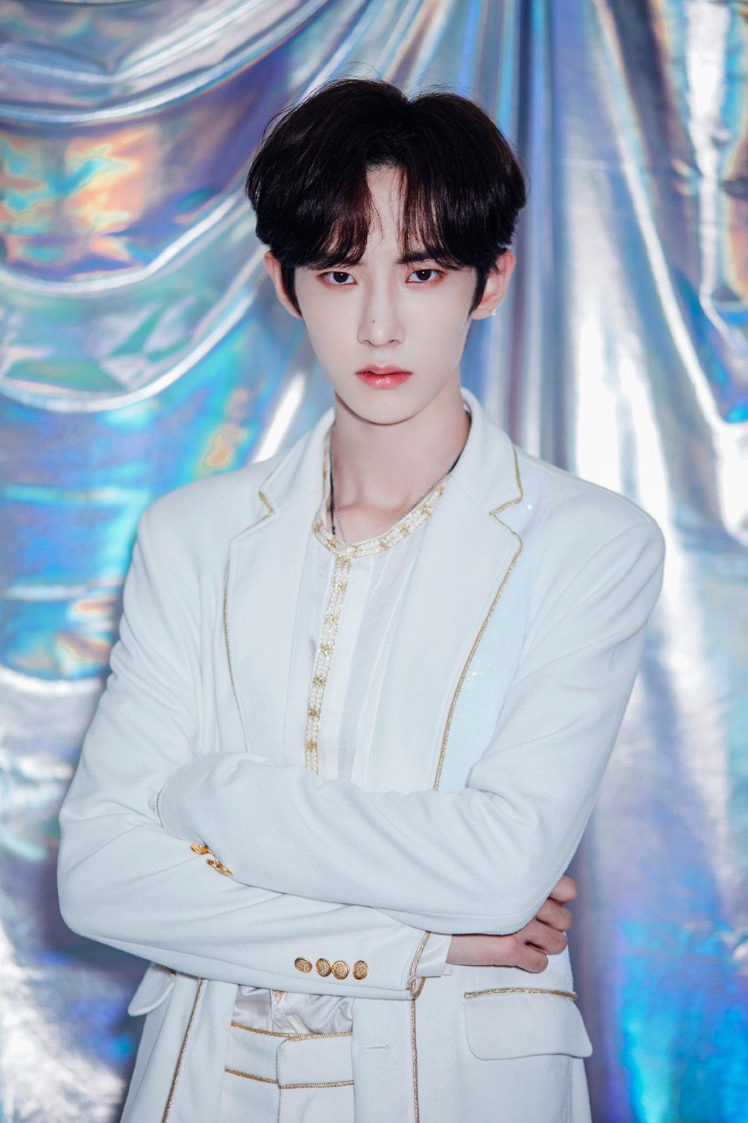 乐华七子next舞台letmebeyourfire,乐华七子next参加浙江卫视领跑