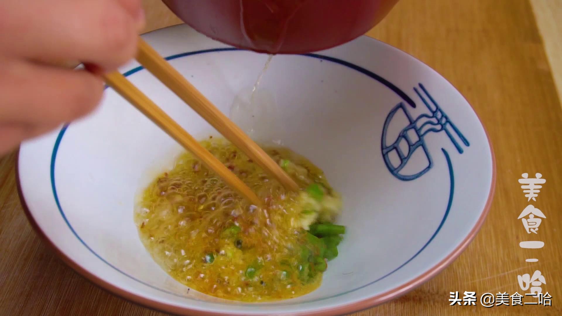 最正宗的酸辣粉炒粉做法,怎么做好吃的酸辣粉视频