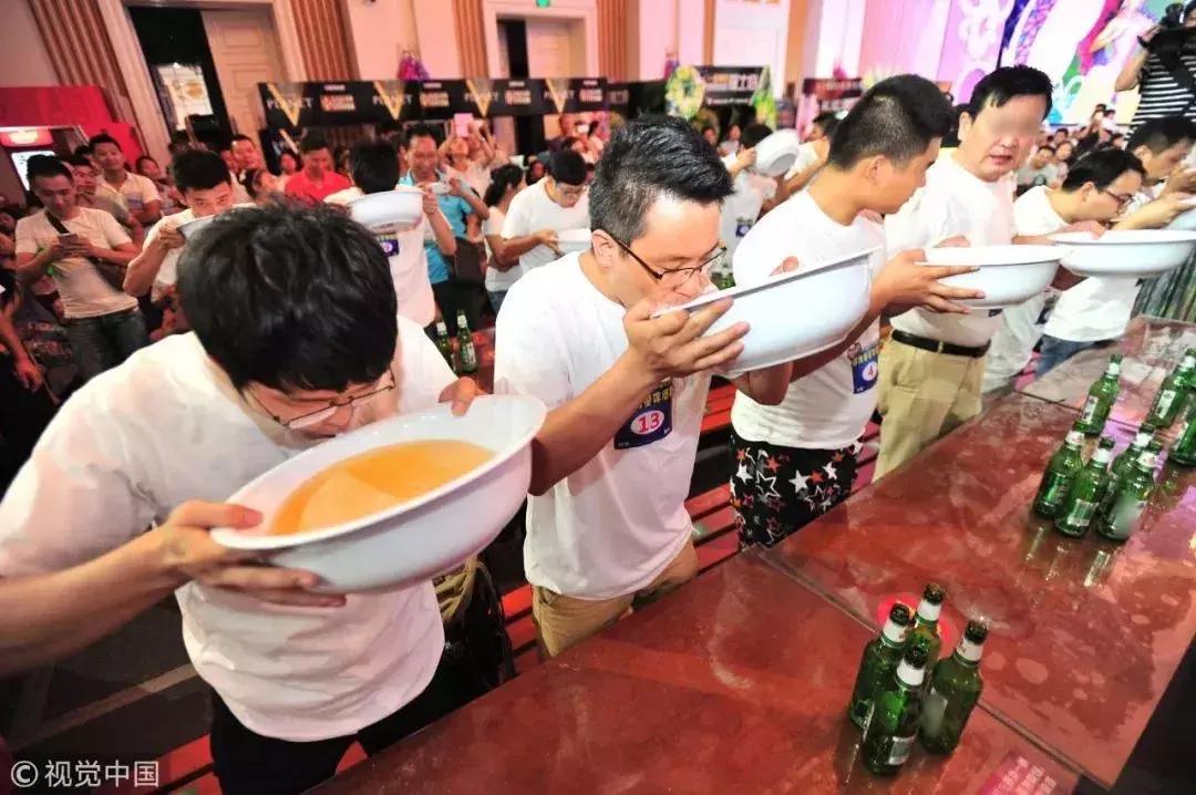 喝酒和香烟哪个致癌危害更大,喝酒致癌为啥还有那么多人喝茅台