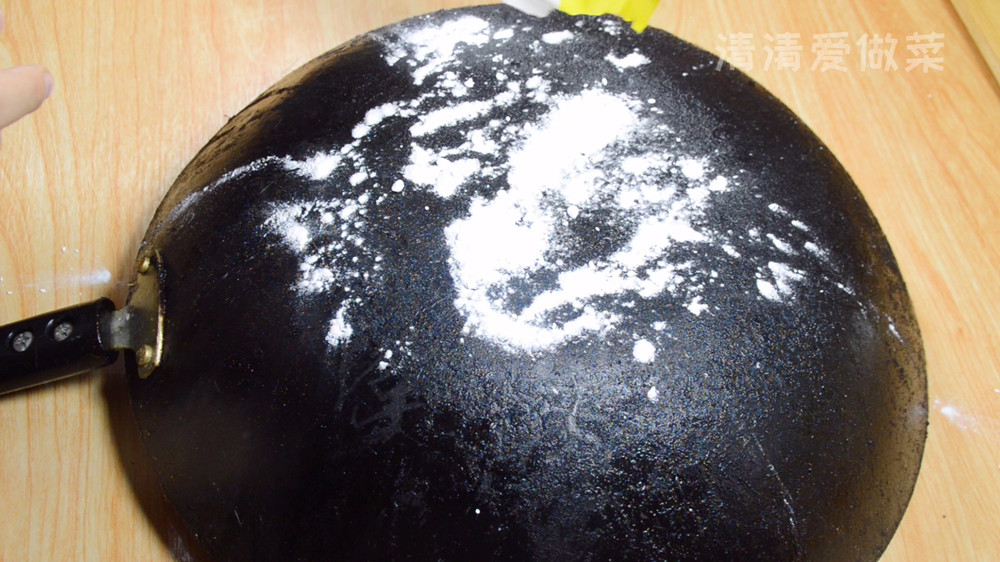 炒菜锅子锈怎么去除,炒菜锅底污垢怎么快速去除