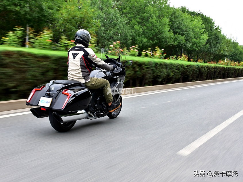 宝马k1600b和哈雷公路滑翔,哈雷k1600