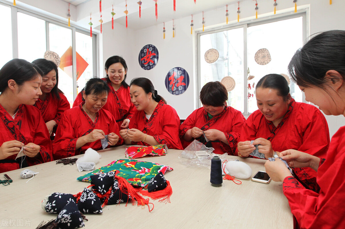 从工资扣工会费合法吗,从职工工资中扣除工会经费是多少