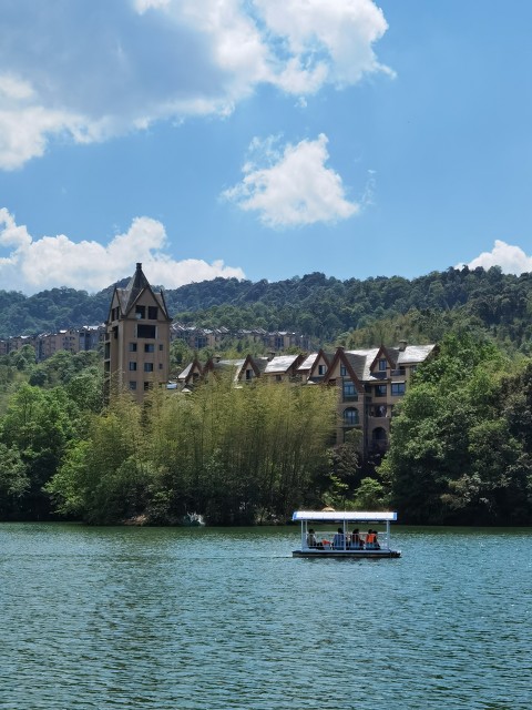 贵州赤水天鹅堡避暑山庄,贵州赤水千岛湖避暑