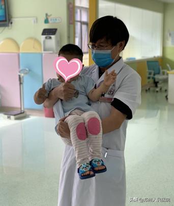 男宝总是尿到腰上怎么回事,男宝宝只能蹲着尿是什么原因