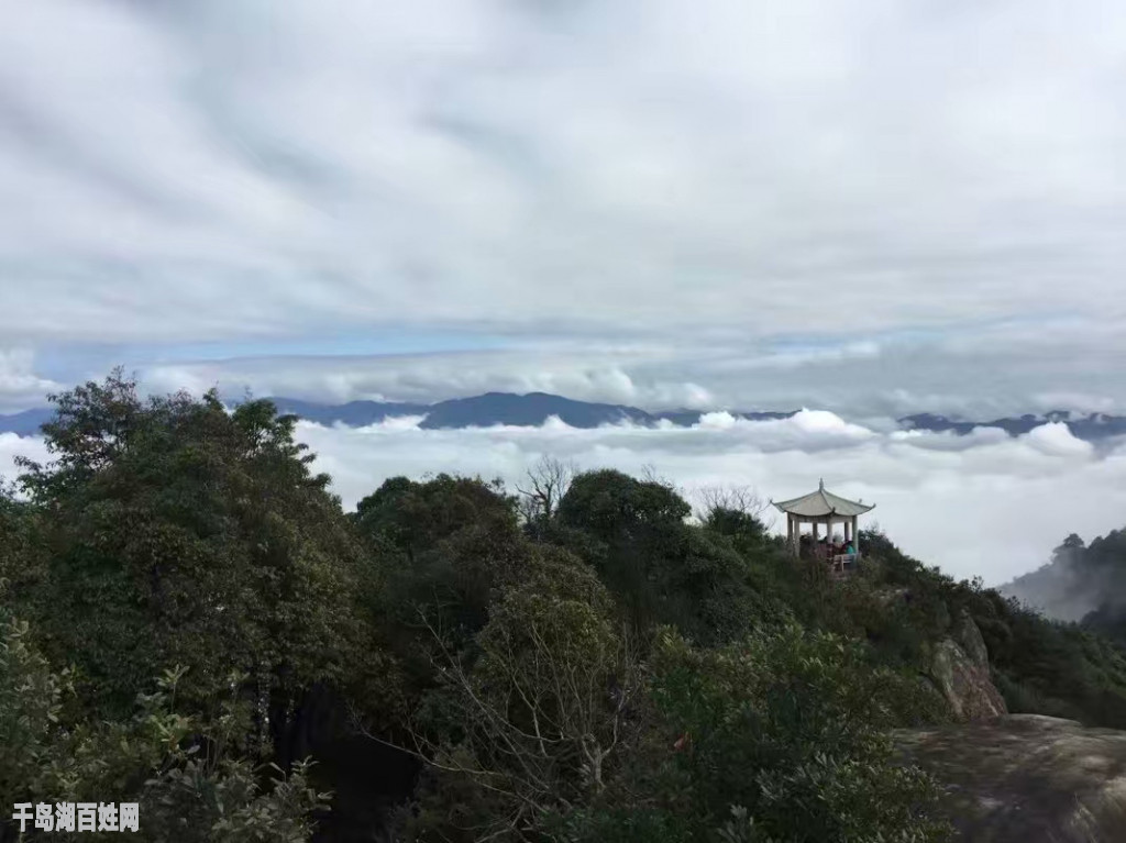 浮盖山的云海，已深深地走进了我的文字里