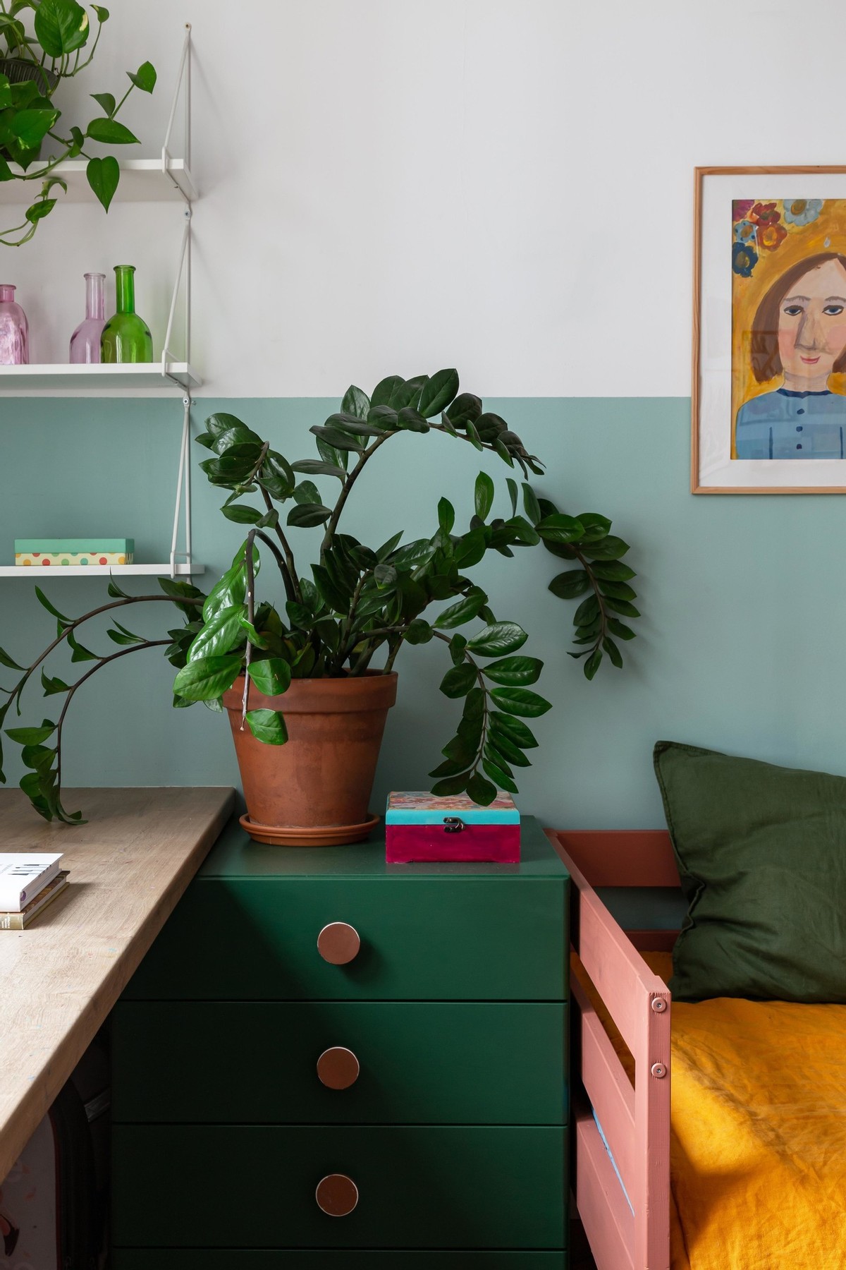 65平两室小户型装修原木,木色和绿色系小户型家装