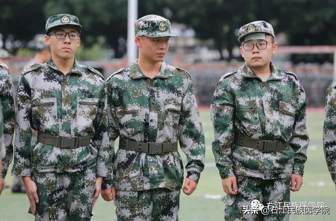 军训和教官发生的趣事,军训和教官甜蜜小事