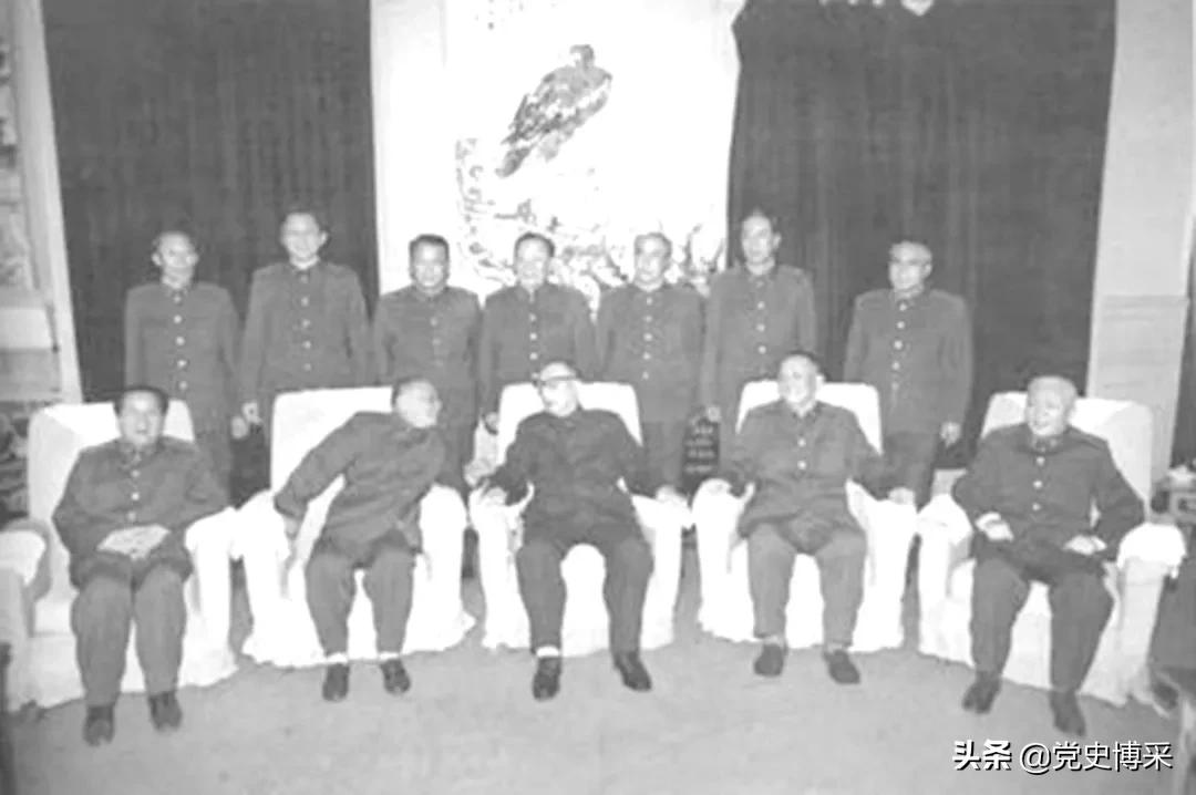 *小平邓**与麾下爱将*华清刘**