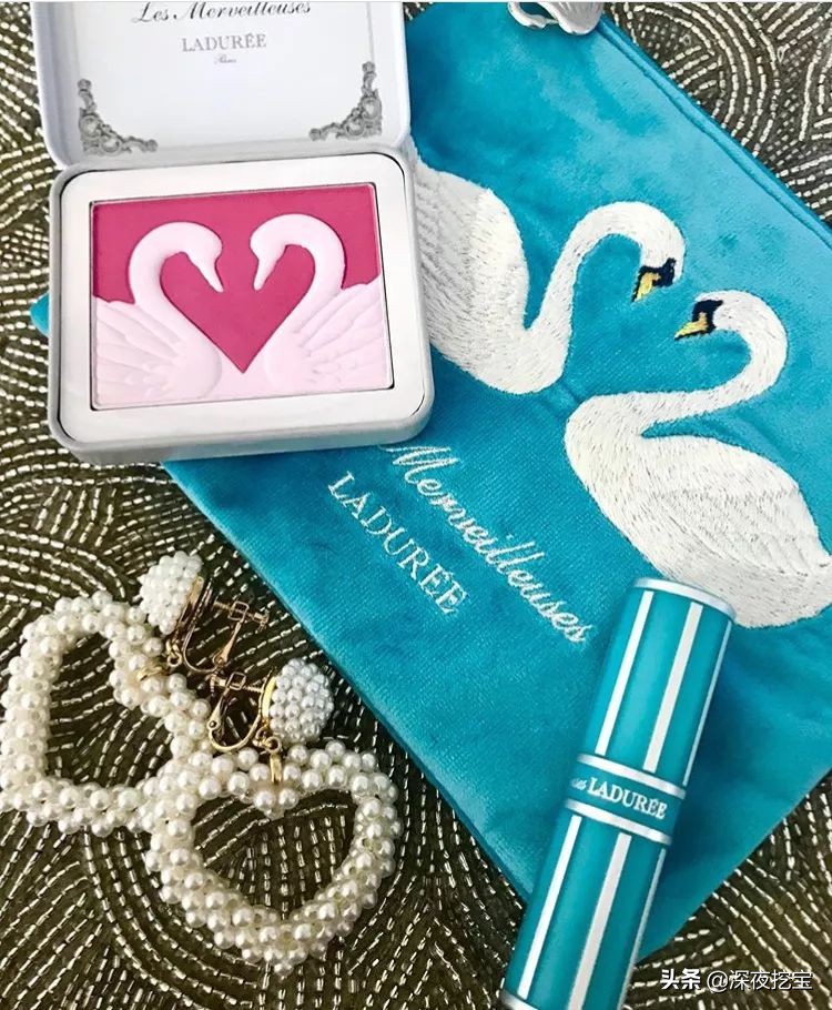 圣诞限定彩妆排行榜第一,盘点大牌彩妆圣诞限量版