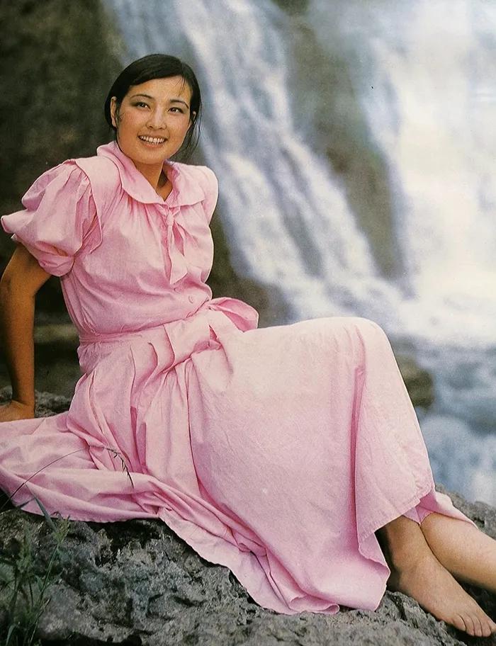 八九十年代的女明星挂历,复古又雷人,都是青春的记忆,好怀念啊