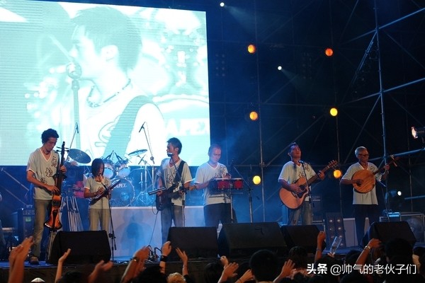 海角七号七封情书日语原声,电影海角七号七封情书的爱情