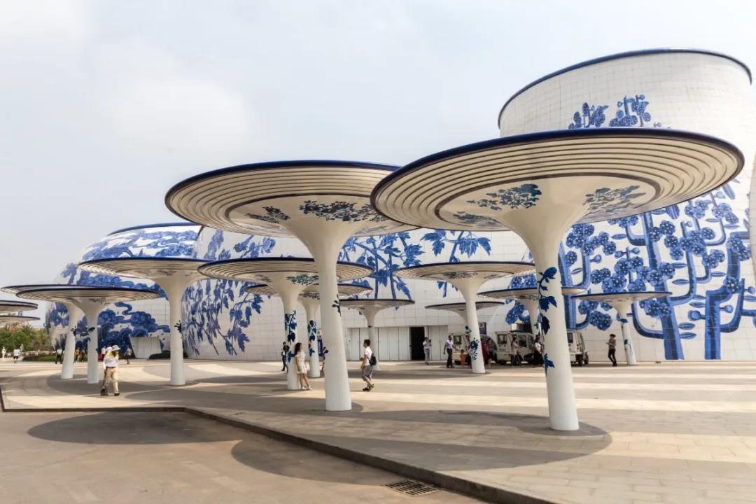 许家印建的最好看的大楼,许家印全球化造型