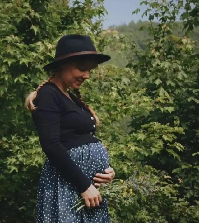 她放弃城市生活,一家人搬到乡下田园:自给自足